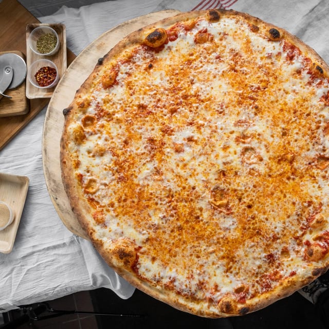 1 Large Cheese Pizza 14'' 8 slices (Pick up Only).